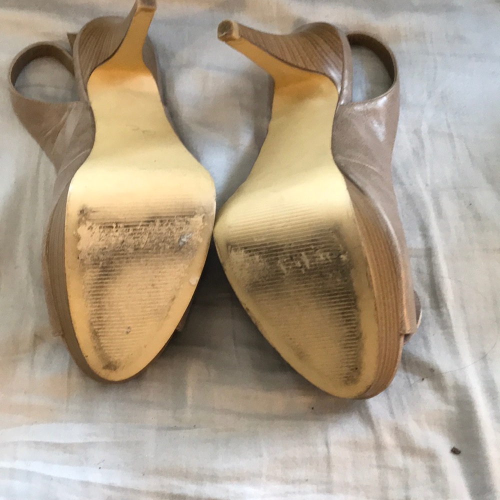 Heels - Picture 3 of 3